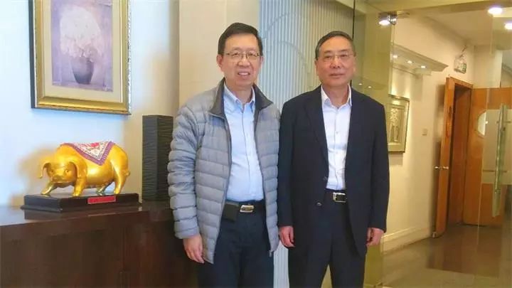 3協會理事長徐建國（右）與雅圖仕董事長馮廣源（左）進行了深入交流.jpg